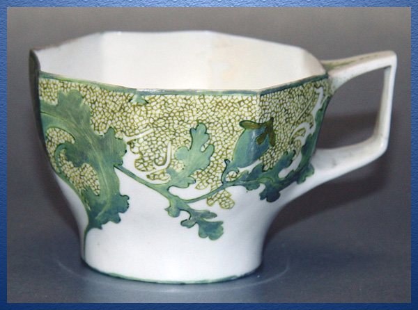 Nr.: 281, Already sold : a eggshel cup made by Rozenburg, Description: Rozenburg Eggshell cup, Height 5 cm, Diameter 7,3 cm, period: Year 1903, J.W. van Rossum