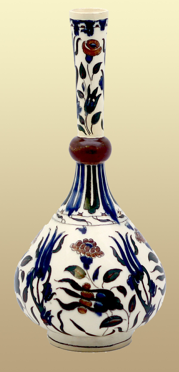Nr.: 202, Verkocht sieraardewerk van Rozenburg  Plateel vaas, (Perzische fles) , Hoog 21 cm , Diameter 10 cm , Jaar 1891 , Schilder J.H.Ch.Suurbach